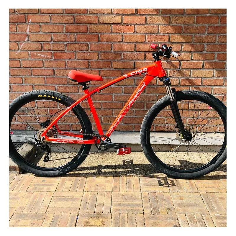Custom Collective X Bikelife C100 Rouge Vermillon 2022 1 Custom Collective X Bikelife C100 Rouge Vermillon 2022