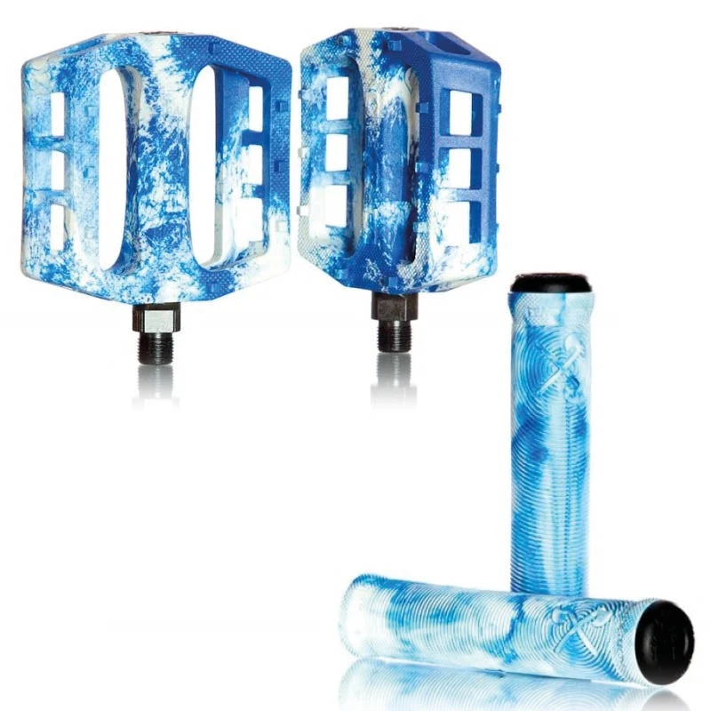 Pack DEMOLITION Pédales + Poignées Blanc-Bleu 1 Pack DEMOLITION Pédales + Poignées Blanc-Bleu