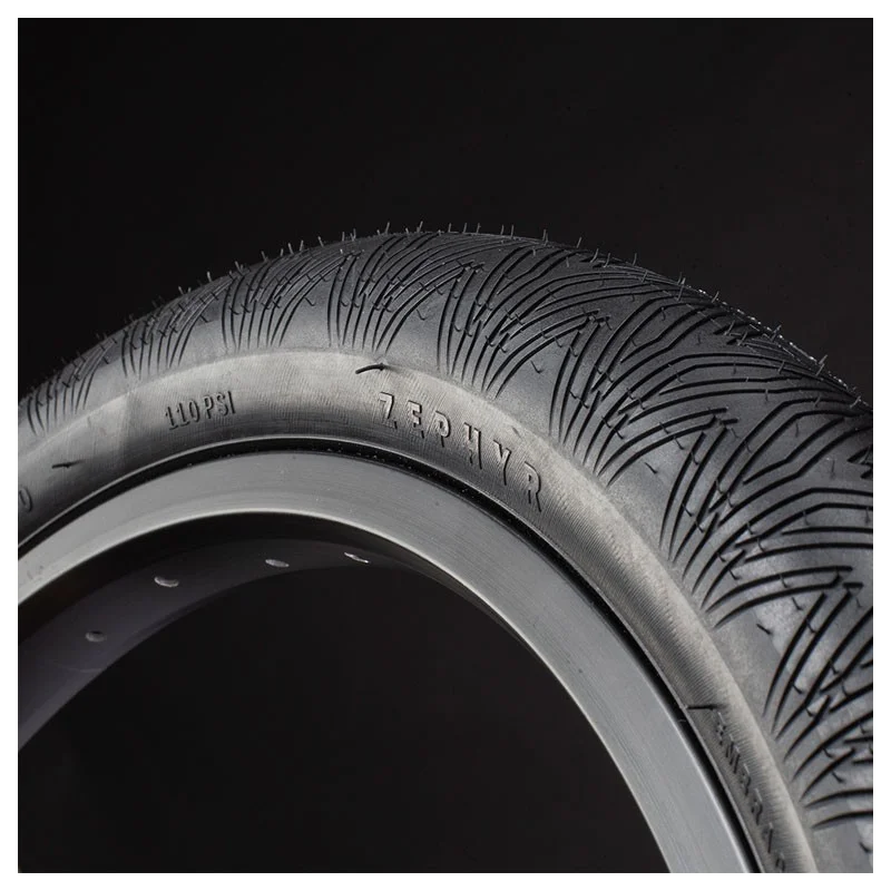 Pneu HERESY Zephyr 20x1.90" Noir Flans Tan 3 Pneu HERESY Zephyr 20x1.90" Noir Flans Tan – Image 3