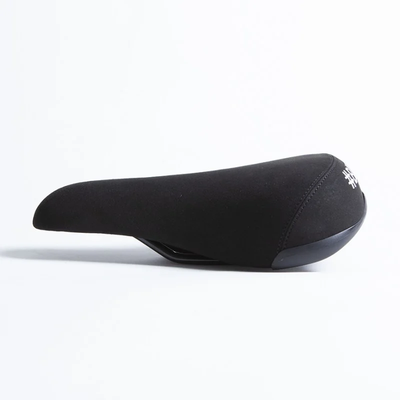 Selle BIKELIFE Noire Logo Blanc 2 Selle BIKELIFE Noire Logo Blanc – Image 2